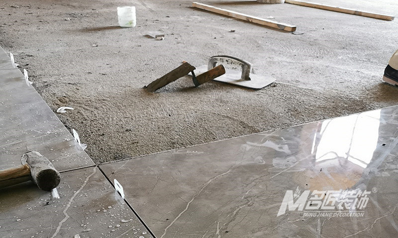 广州装修公司剖析毛坯房装修流程之瓷砖铺贴施工